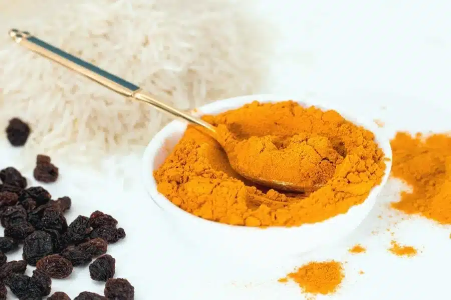 How to Make Turmeric Paste for Skin? Answer to All Your Skin Concerns!